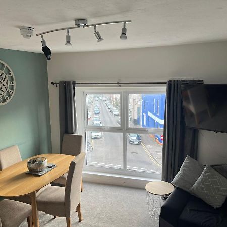 Topzy-Turvy - 1 Bedroom Apartment Swansea Esterno foto