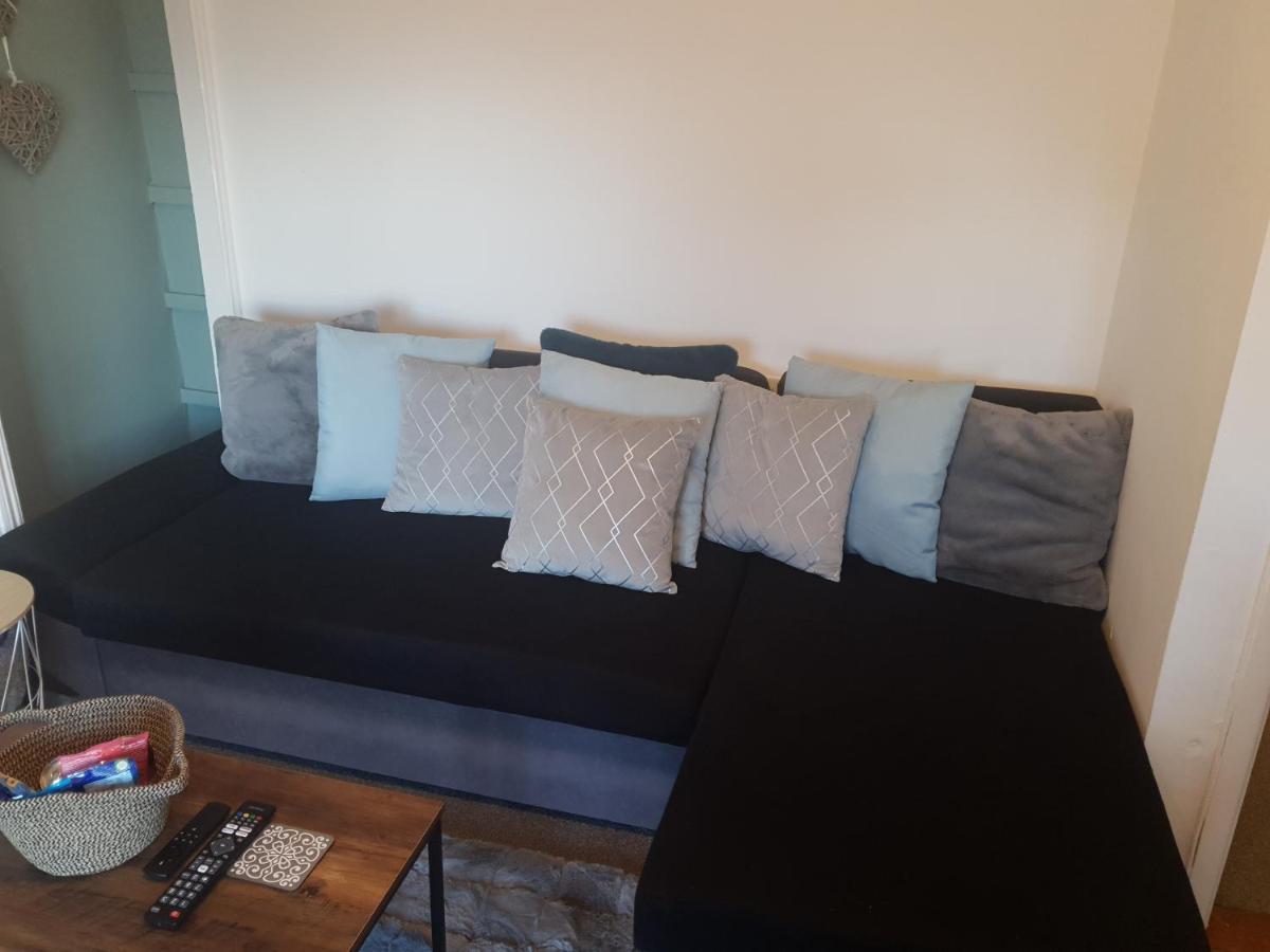 Topzy-Turvy - 1 Bedroom Apartment Swansea Esterno foto