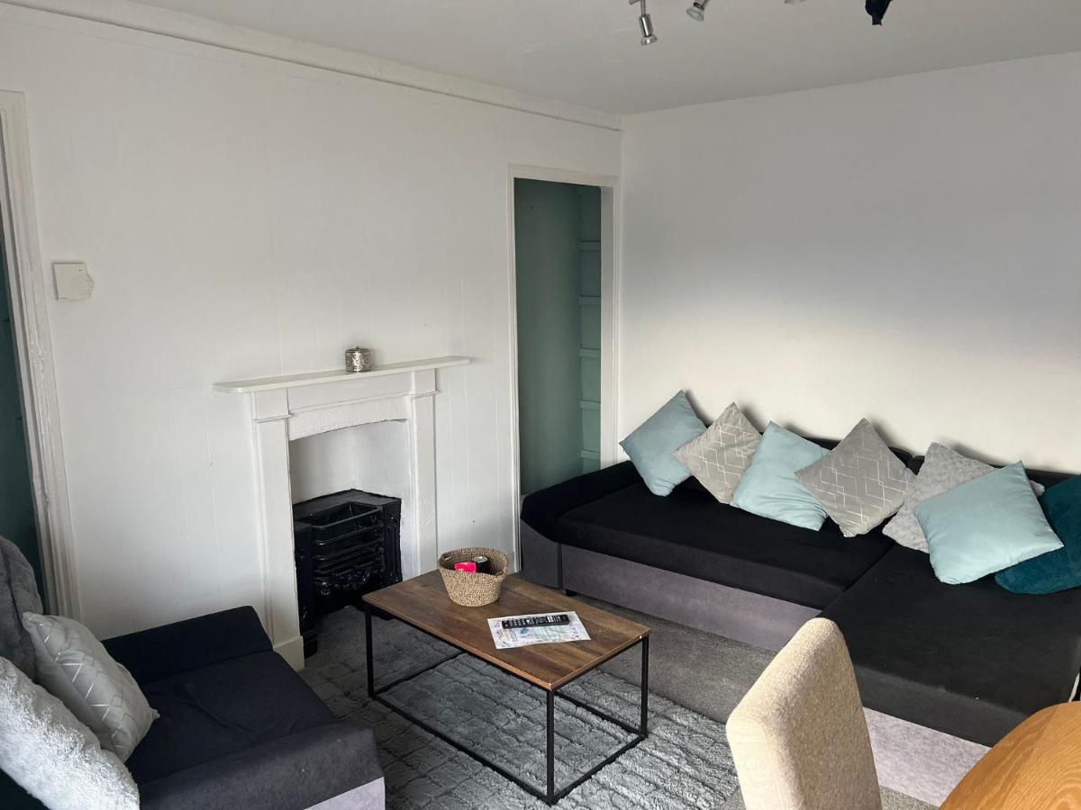 Topzy-Turvy - 1 Bedroom Apartment Swansea Esterno foto